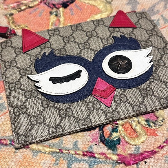 Gucci brown Wristlet with Owl Motif - Picture 1 of 7